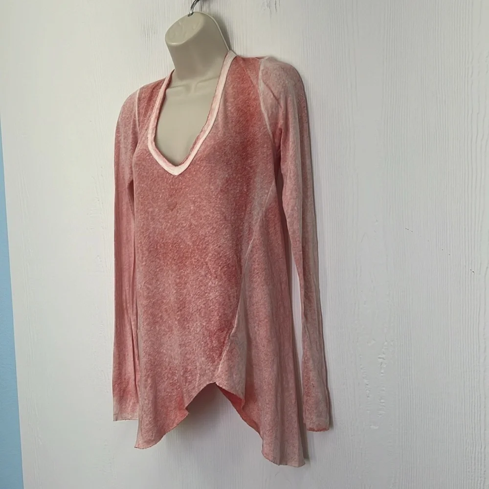 Free People - Long Beach Asymmetrical H Coral Mineral Wash Long Sleeve T Size XS